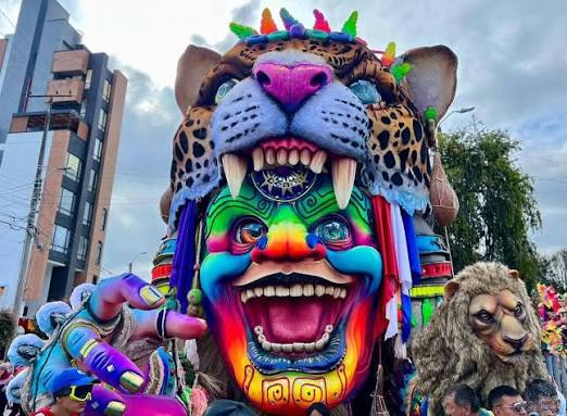 Detrás de la carroza: los artesanos del 6 de enero